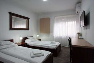 Отель Carnival City Hotel Oradea Орадя Стандартный двухместный номер с 2 отдельными кроватями-6